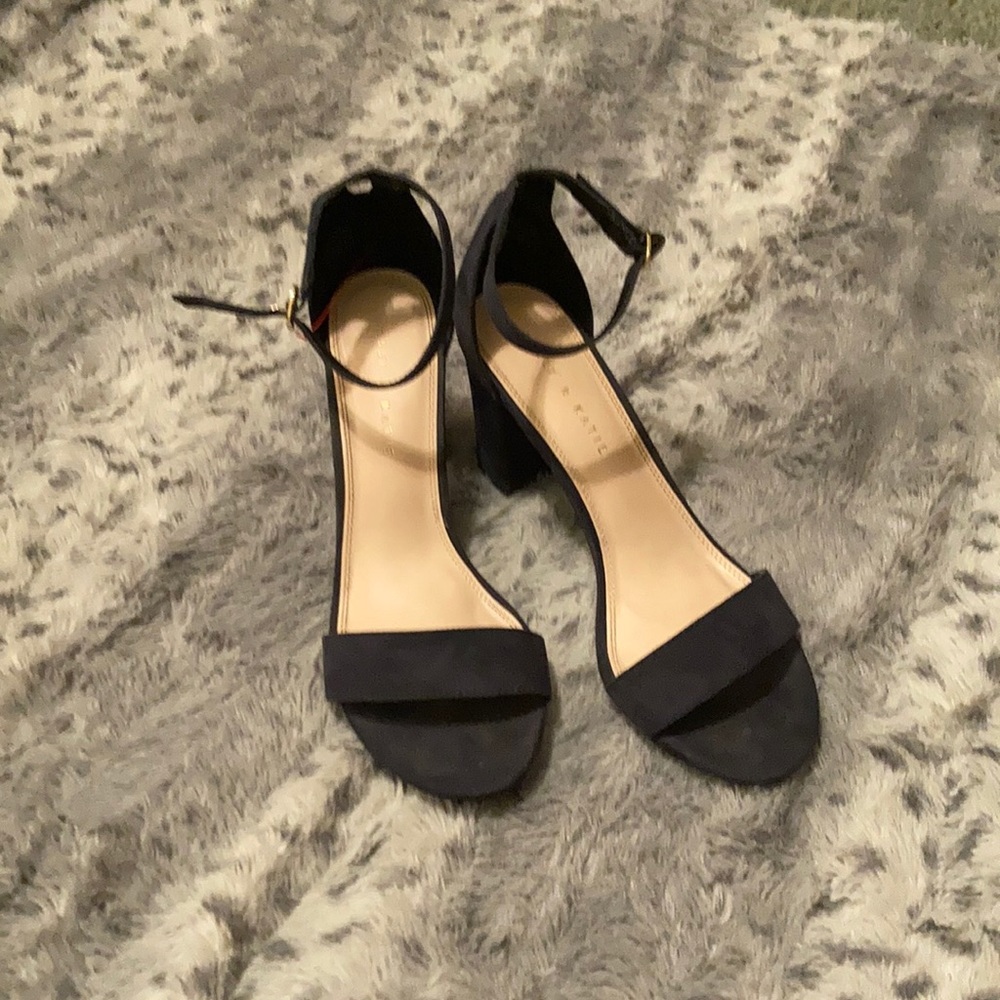 Super cute Navy blue block  Heels!!
